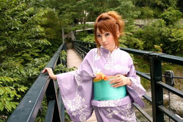    松岛Kaede松岛かえで写真集：日式和服私房诱惑，榻榻米上的静谧时光与户外自然风光，展现别样东瀛气质第38张图片