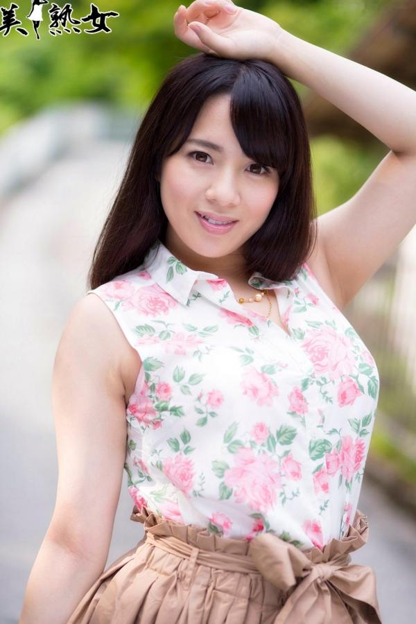    美熟女三岛奈津子(Natsuko Mishima)清新花裙与火辣兔女郎角色扮演写真[jkj038]37P第2张图片