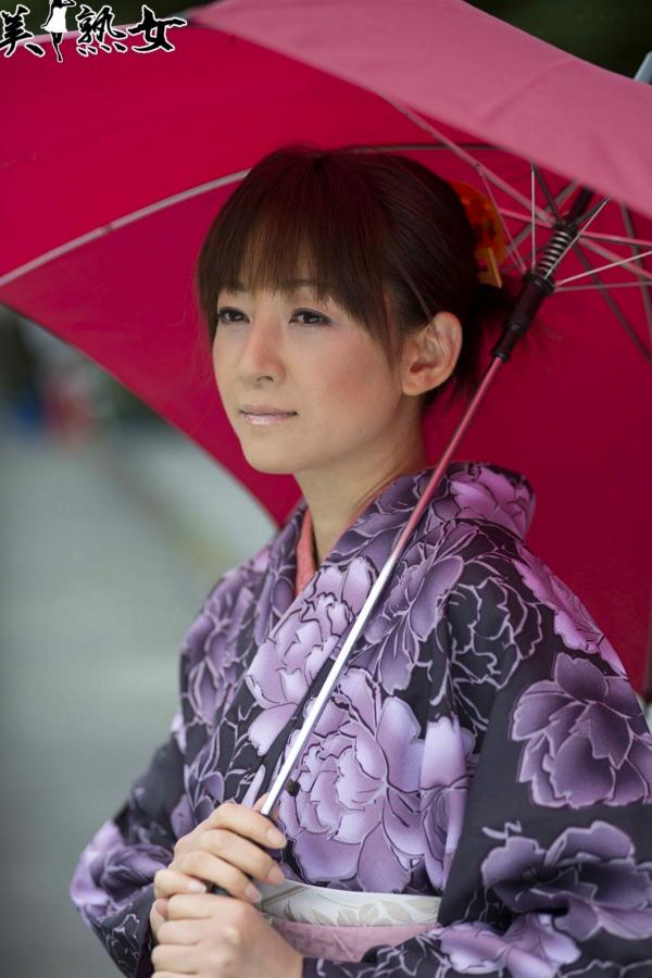    日本美熟女小森愛(Ai Komori)精选写真集：清新和服与优雅常服的柔情演绎第1张图片