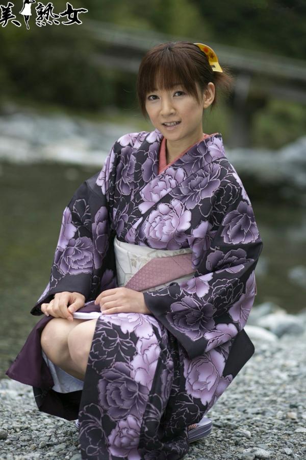    日本美熟女小森愛(Ai Komori)精选写真集：清新和服与优雅常服的柔情演绎第8张图片