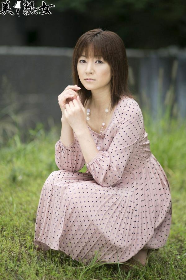    日本美熟女小森愛(Ai Komori)精选写真集：清新和服与优雅常服的柔情演绎第37张图片