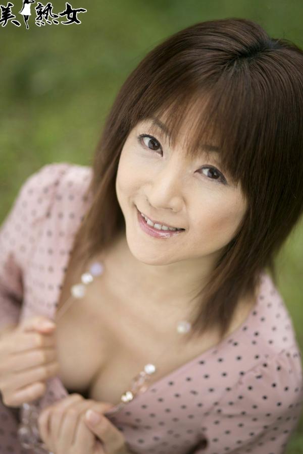    日本美熟女小森愛(Ai Komori)精选写真集：清新和服与优雅常服的柔情演绎第38张图片