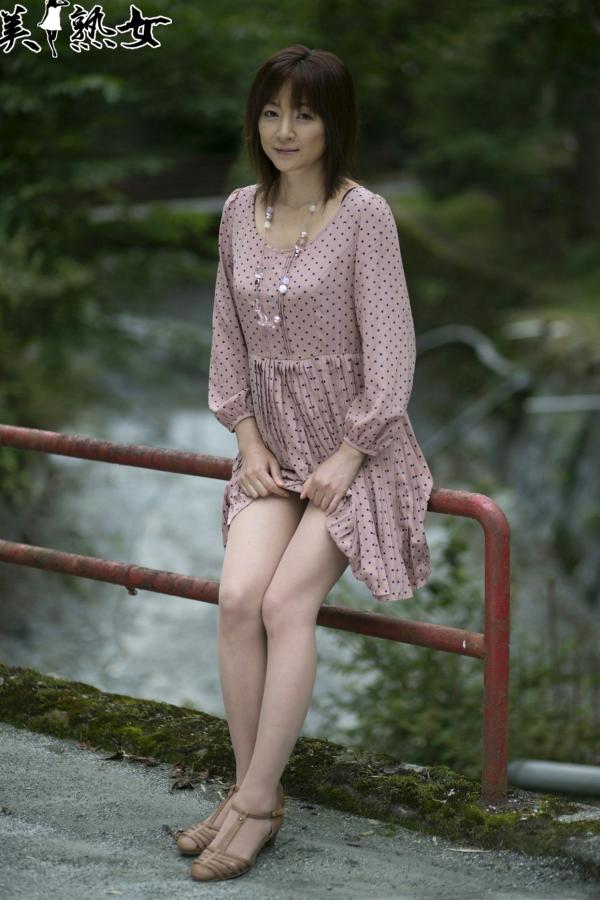    日本美熟女小森愛(Ai Komori)精选写真集：清新和服与优雅常服的柔情演绎第43张图片