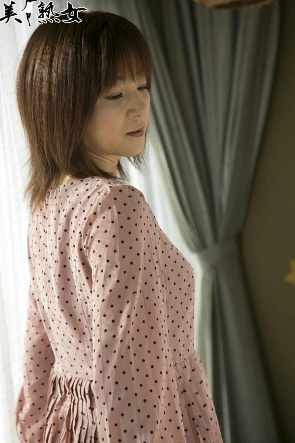    日本美熟女小森愛(Ai Komori)精选写真集：清新和服与优雅常服的柔情演绎第47张图片