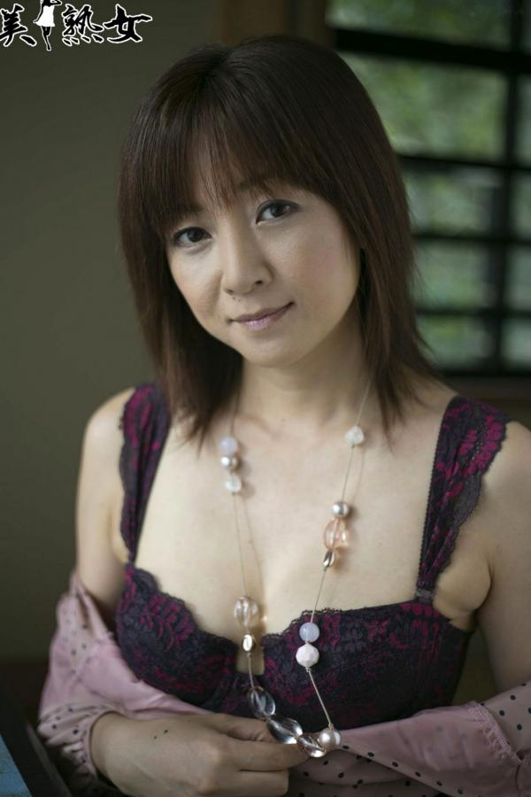    日本美熟女小森愛(Ai Komori)精选写真集：清新和服与优雅常服的柔情演绎第51张图片