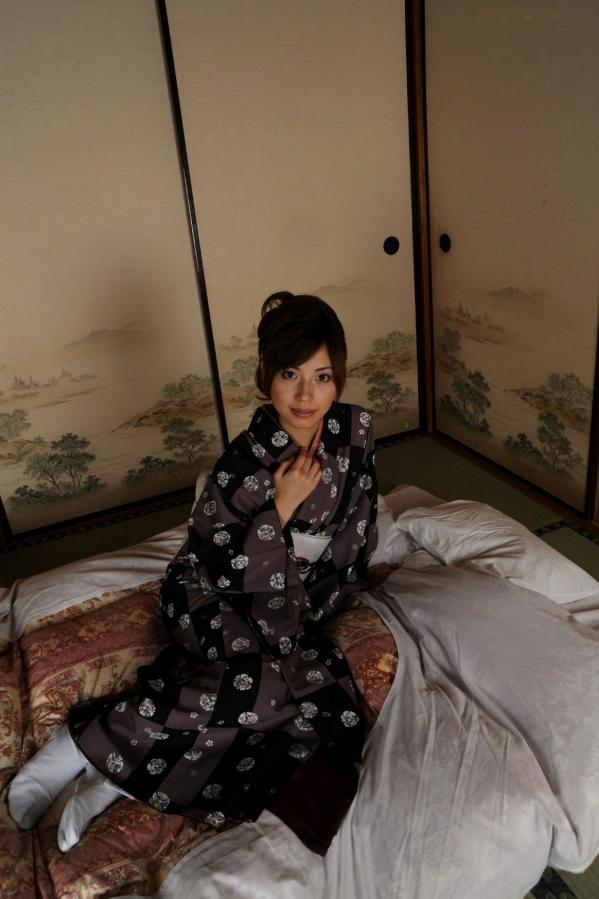    横山美雪 Miyuki Yokoyama 和服写真：古典气质与木质风情，演绎优雅极致的日系迷人面孔第11张图片
