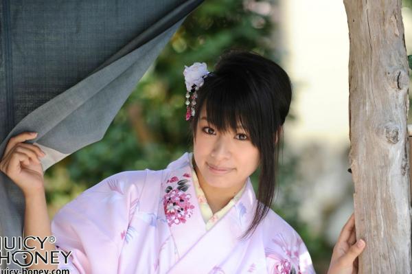    春菜はな(Hana Haruna) 粉嫩和服写真集：古典园林与室内韵味，演绎日系清新与性感风情第4张图片