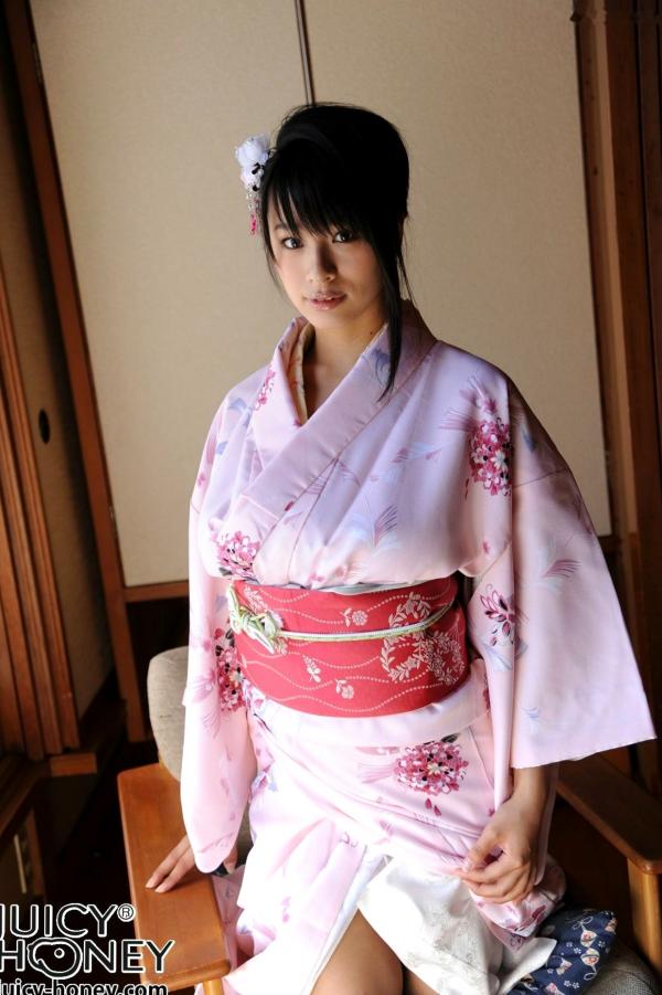    春菜はな(Hana Haruna) 粉嫩和服写真集：古典园林与室内韵味，演绎日系清新与性感风情第19张图片
