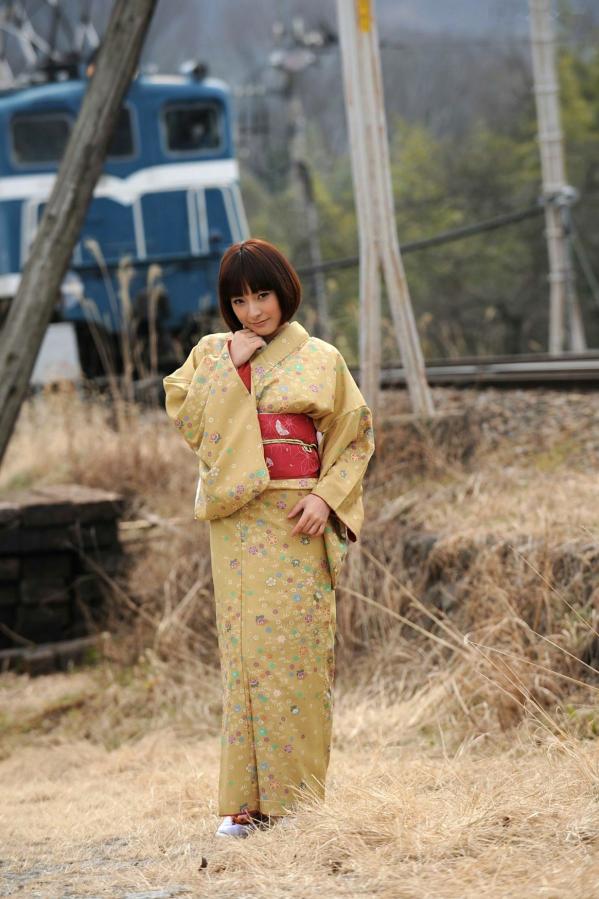    东琴乃 Kotono-X-City和服摄影写真，古典日系风格优雅演绎，身着精致浴衣的和风古典美，展示清新治愈气质，精选高清套图第3张图片
