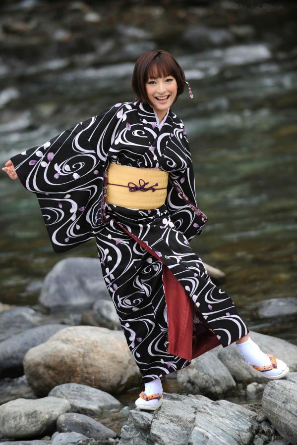    东琴乃 Kotono-X-City和服摄影写真，古典日系风格优雅演绎，身着精致浴衣的和风古典美，展示清新治愈气质，精选高清套图第35张图片
