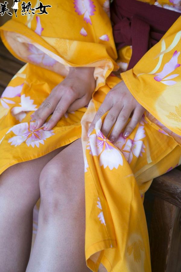    一条綺美香(Kimika Ichijo)户外自然光写真集，温柔针织衫穿搭尽显成熟知性优雅气质第28张图片