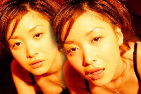    X-City: 山咲舞 (Mai Yamasaki) 经典写真集，清纯甜美与性感内衣的多重魅力，户外港口与室内游戏馆时尚摄影第39张图片