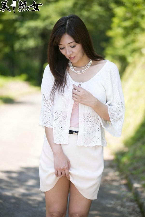    X-City美熟女：五十嵐紀子 Noriko Igarashi 优雅户外写真，展现迷人熟女风情 [38P]第10张图片