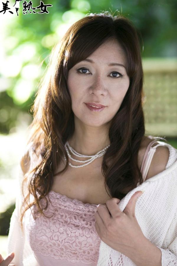    X-City美熟女：五十嵐紀子 Noriko Igarashi 优雅户外写真，展现迷人熟女风情 [38P]第25张图片