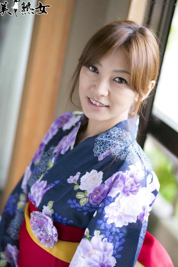    瞳亮 X-City居家美熟女写真集，温婉气质与私房诱惑美腿大片 [39P]第11张图片