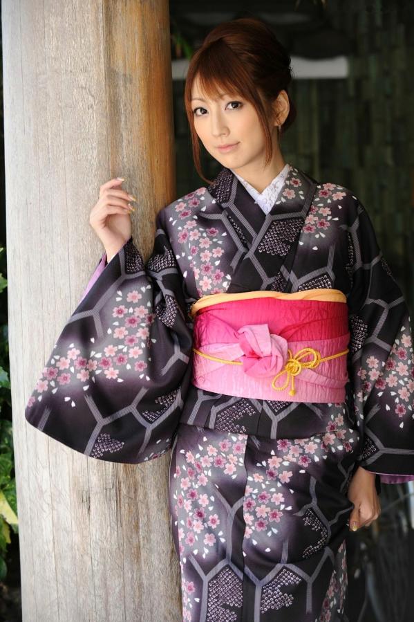    松岛枫(Kaede Matsushima)和服写真集：古典优雅的和风樱花诱惑与清丽脱俗的气质展示第5张图片