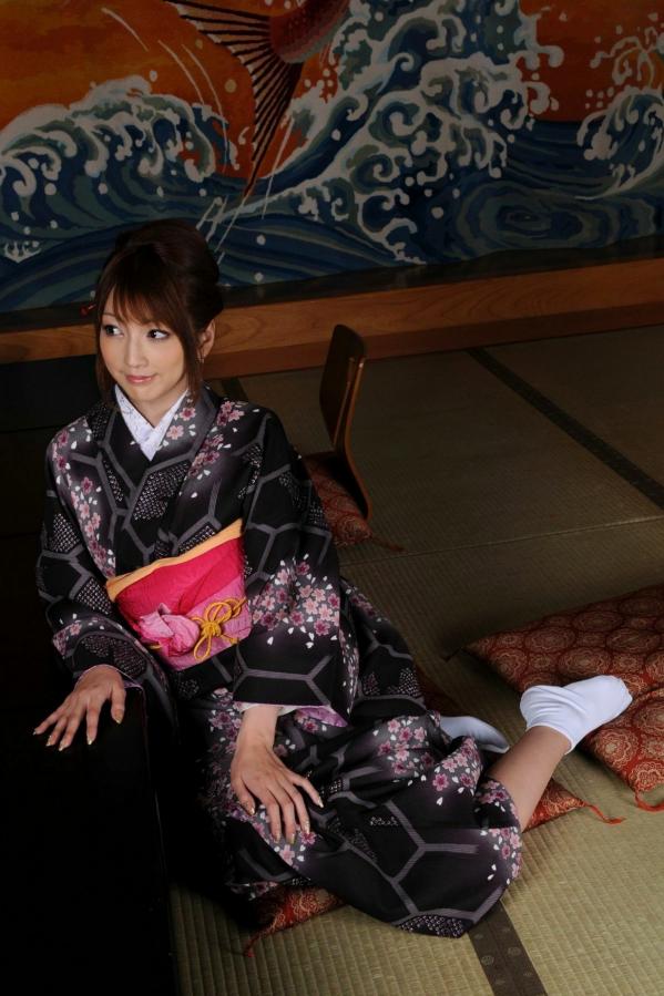    松岛枫(Kaede Matsushima)和服写真集：古典优雅的和风樱花诱惑与清丽脱俗的气质展示第10张图片