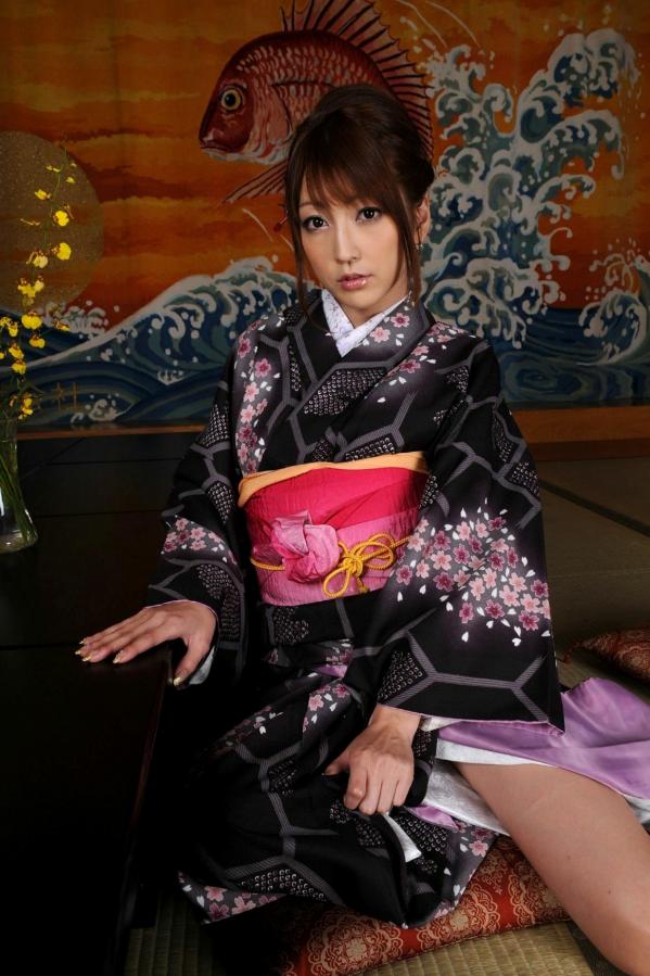    松岛枫(Kaede Matsushima)和服写真集：古典优雅的和风樱花诱惑与清丽脱俗的气质展示第13张图片