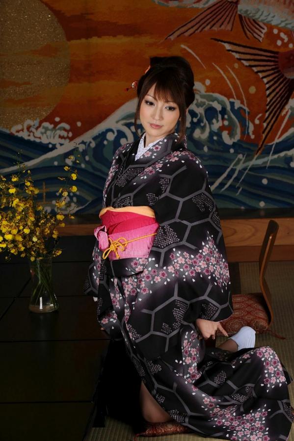    松岛枫(Kaede Matsushima)和服写真集：古典优雅的和风樱花诱惑与清丽脱俗的气质展示第15张图片