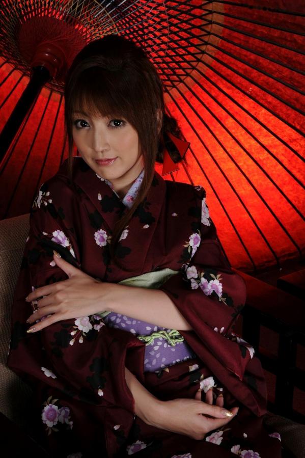    松岛枫(Kaede Matsushima)和服写真集：古典优雅的和风樱花诱惑与清丽脱俗的气质展示第24张图片