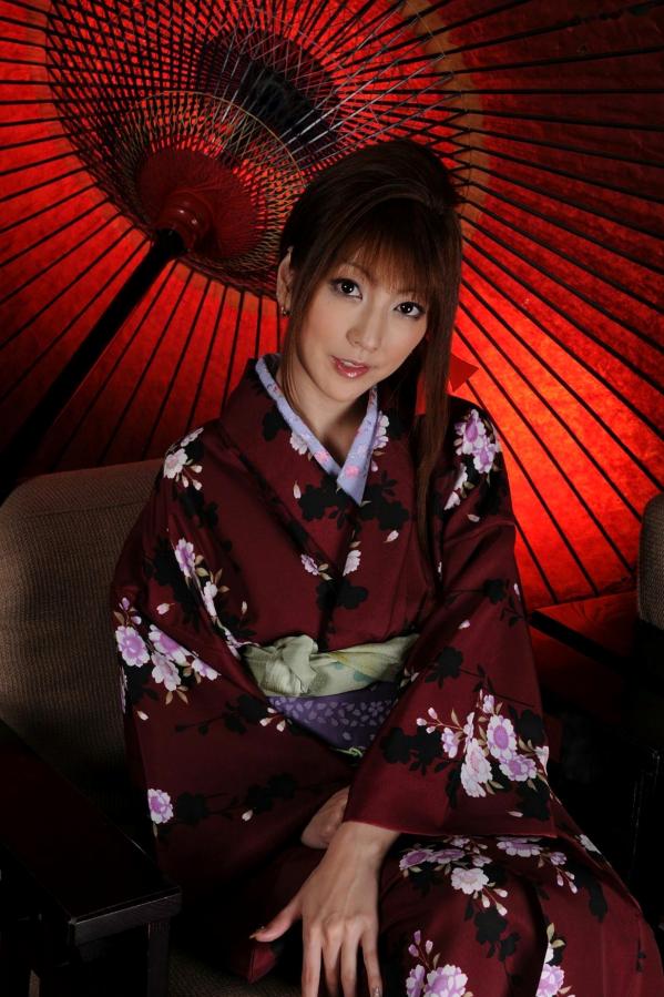    松岛枫(Kaede Matsushima)和服写真集：古典优雅的和风樱花诱惑与清丽脱俗的气质展示第25张图片