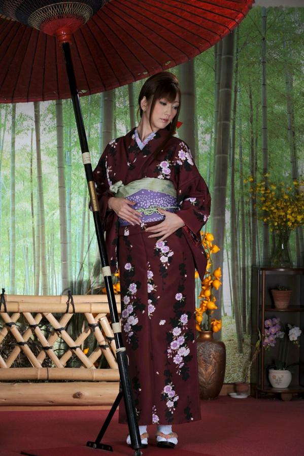    松岛枫(Kaede Matsushima)和服写真集：古典优雅的和风樱花诱惑与清丽脱俗的气质展示第27张图片