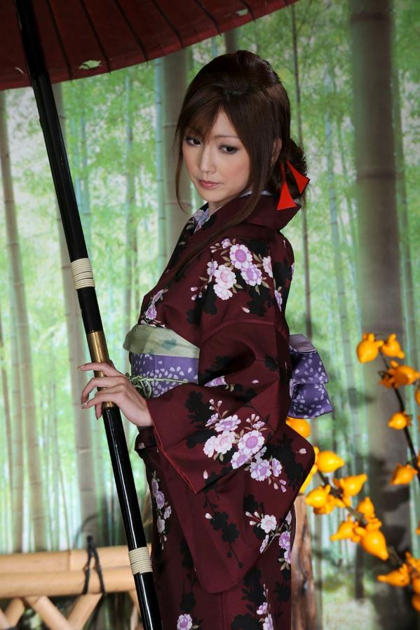    松岛枫(Kaede Matsushima)和服写真集：古典优雅的和风樱花诱惑与清丽脱俗的气质展示第28张图片