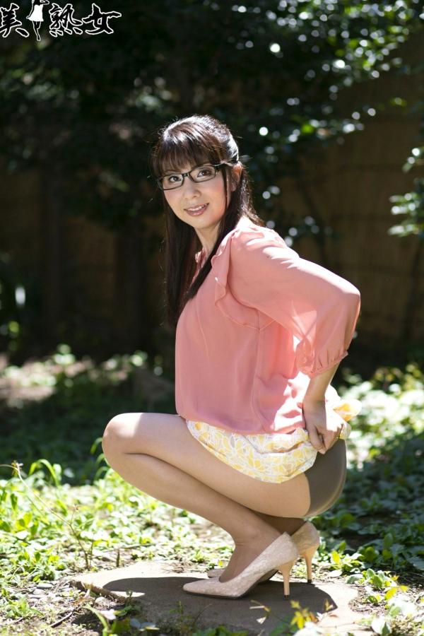    X-City 美熟女：一条绮美香私人居家与户外私房写真集第17张图片