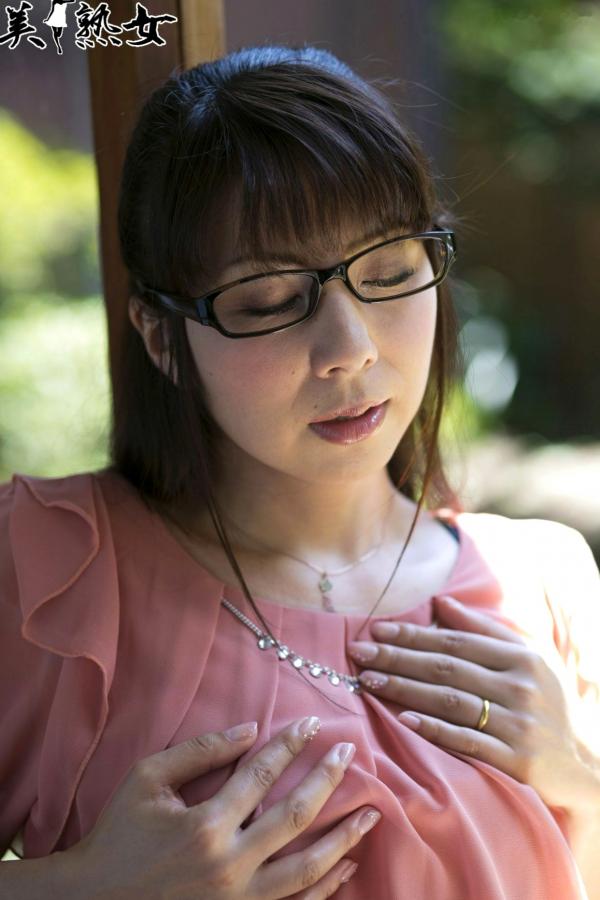    X-City 美熟女：一条绮美香私人居家与户外私房写真集第27张图片