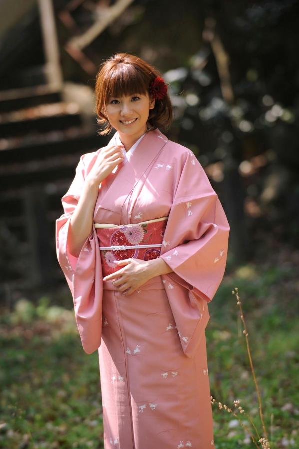    麻美由真和服写真：古典与性感碰撞的日式温婉私房，尽显童颜巨乳诱惑之美第1张图片