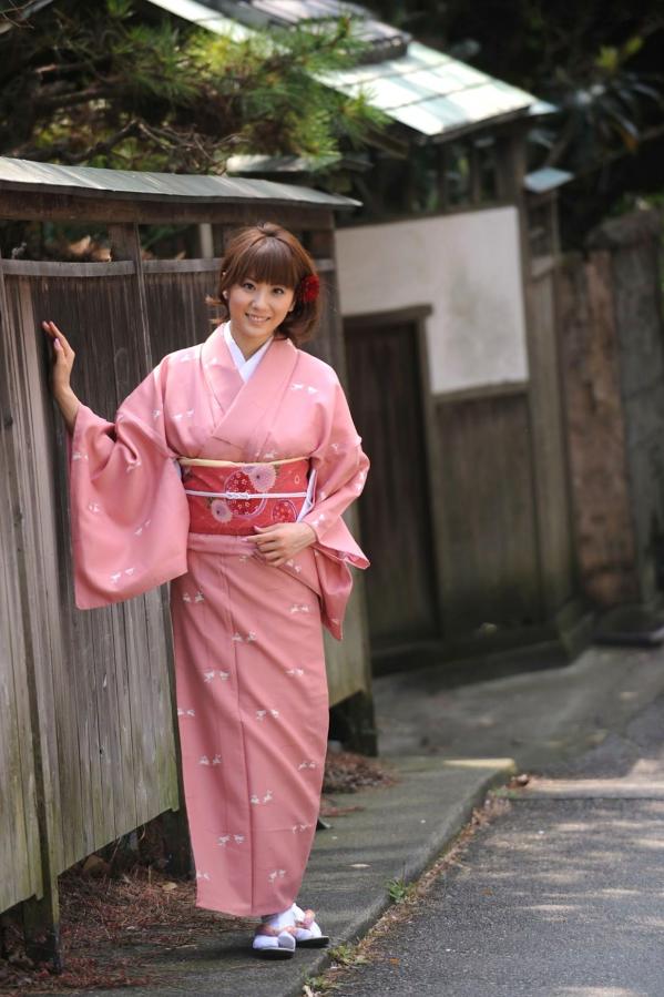    麻美由真和服写真：古典与性感碰撞的日式温婉私房，尽显童颜巨乳诱惑之美第2张图片