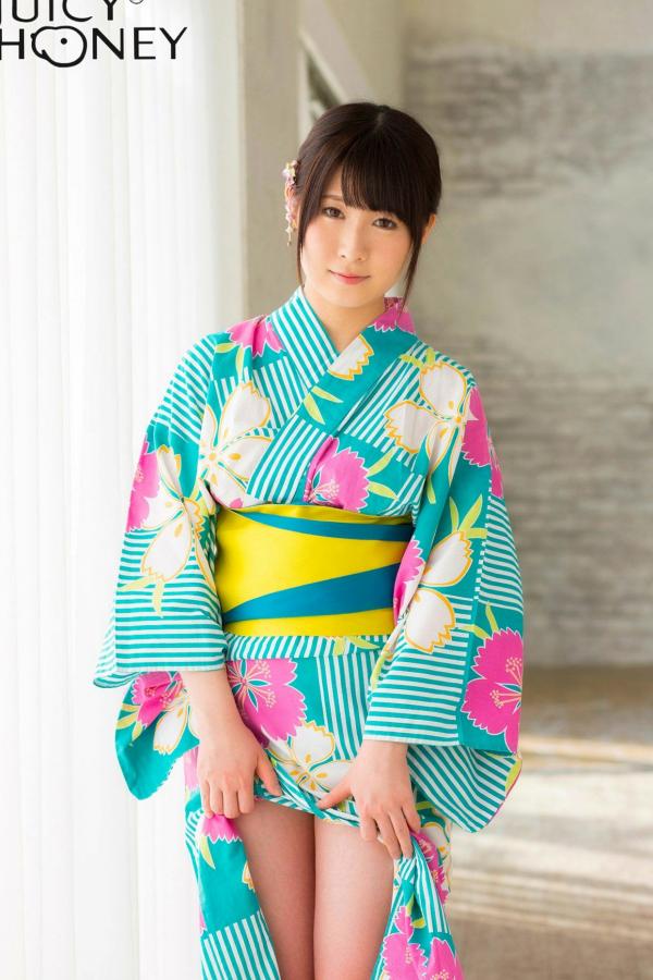    飞鸟凛 Rin Asuka 写真集：甜美清纯与性感内衣的极致诱惑，私房拍摄展现童颜巨乳尤物魅力第6张图片