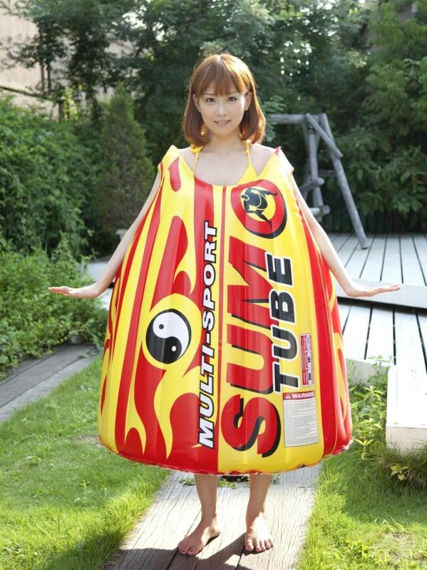    Sabra Strictly Girls 重盛里美写真集：户外比基尼夏日清纯诱惑，活力少女甜美展现第2张图片