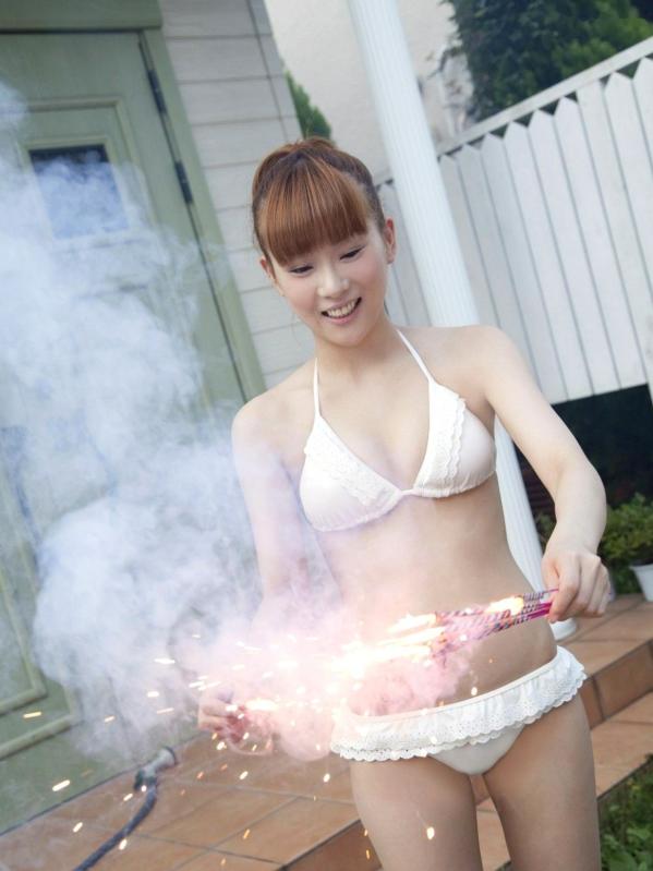    Sabra Strictly Girls 重盛里美写真集：户外比基尼夏日清纯诱惑，活力少女甜美展现第28张图片