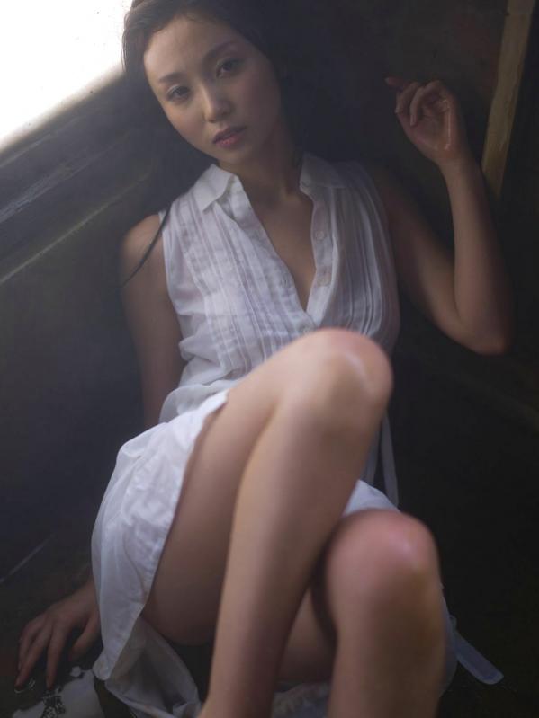    吉木梨纱写真《SNOW FAIRY 2》湿身白衫与清凉比基尼诱惑，绝美身材尽显 [40P]第28张图片