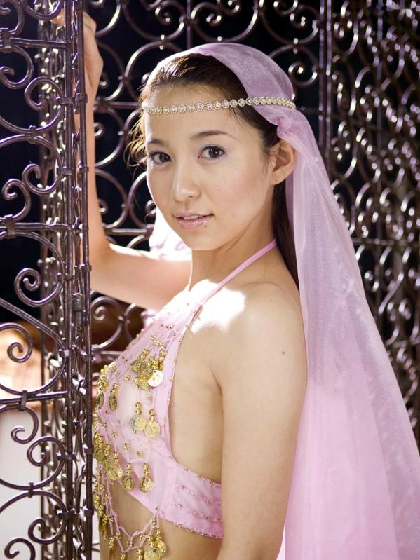    Sabra_ 加藤ゆり写真集：甜美运动装、异域舞娘与优雅礼服的多面魅力特辑第14张图片
