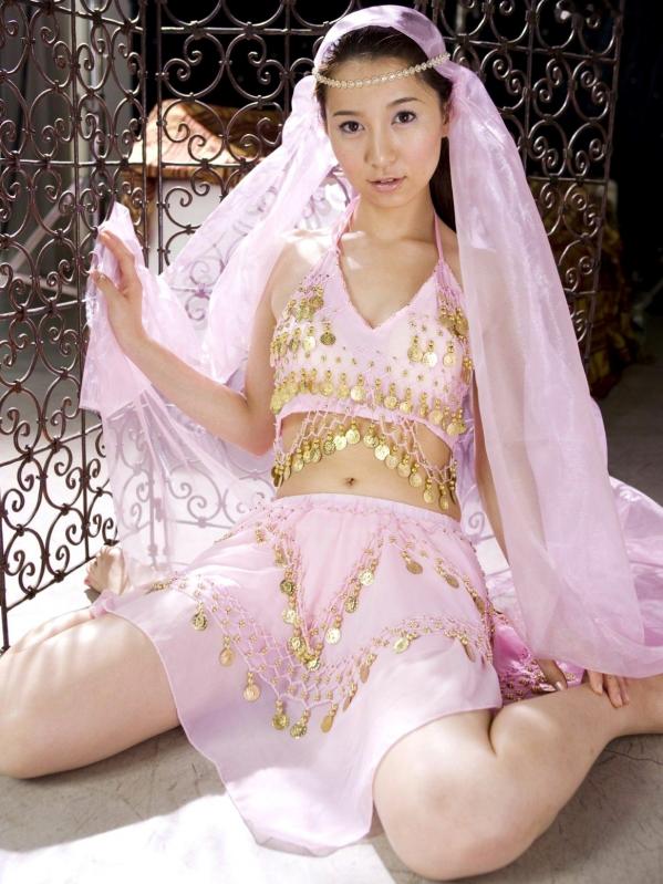    Sabra_ 加藤ゆり写真集：甜美运动装、异域舞娘与优雅礼服的多面魅力特辑第16张图片