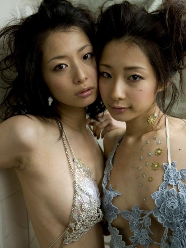    Sabra日本双胞胎姐妹私房写真集 - 唯美性感诱惑与极致艺术摄影第23张图片