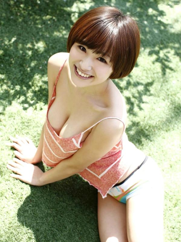    糸山千惠Sabra《爆乳LOVE!》写真：短发甜美笑颜，完美展现极致童颜巨乳身材，私房卧室诱惑第12张图片
