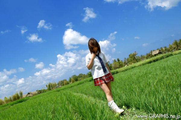    Graphis模特Soara星空《Plentiful Rays》清新校服制服与户外比基尼写真集 [29P]第4张图片
