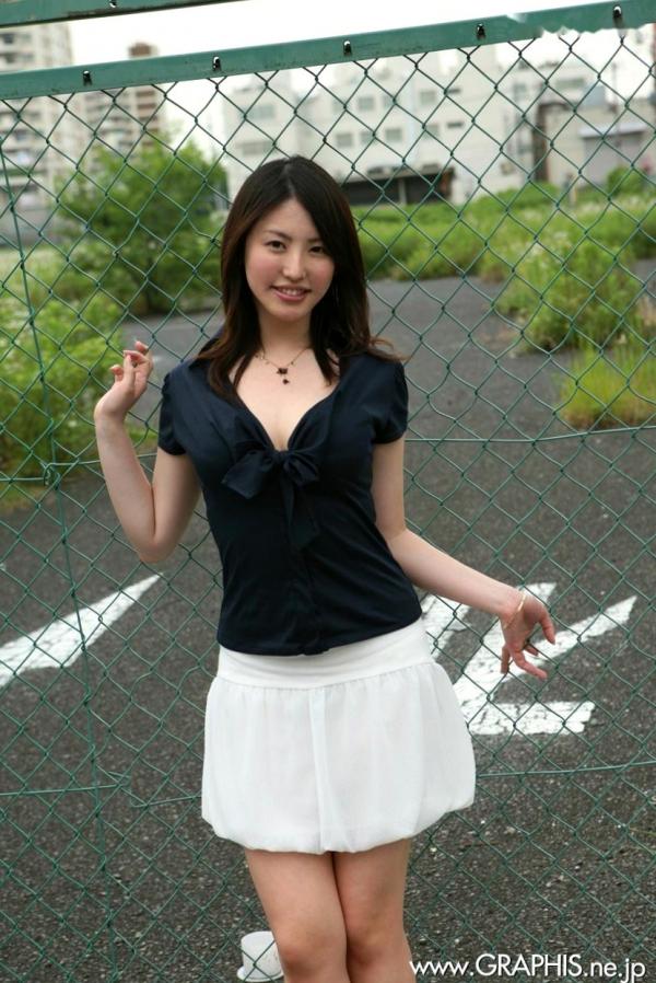    经典回顾：北原多香子(Takako Kitahara) Graphis早期写真集，初脱ぎ娘系列，收录40P无圣光大尺度私房美图，尽显骨感女神魅力第2张图片