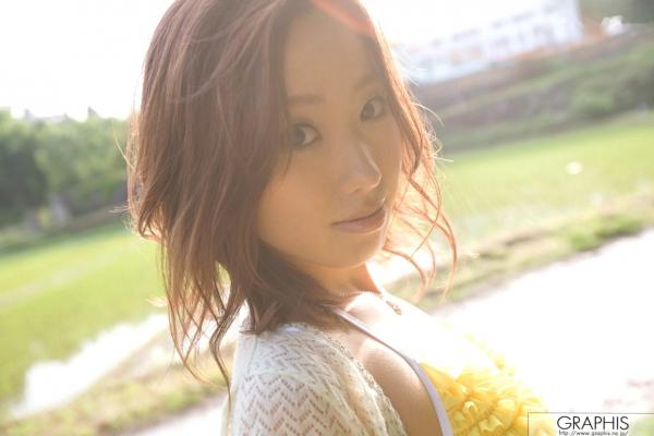    Graphis清美纯写真：活力少女身穿诱惑比基尼，清纯脸庞搭配玲珑曲线，户外与私房场景尽显初恋女神魅力第53张图片