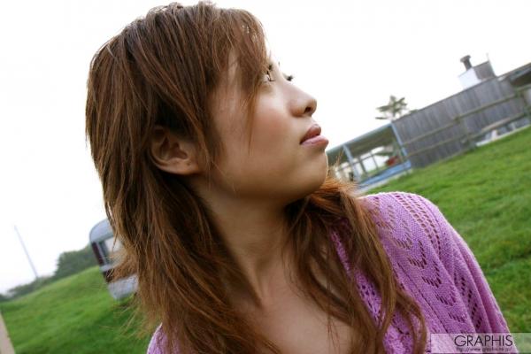    Graphis美女爱原梨乃系列：灵动自然写真集，捕捉清纯少女的细腻神态与户外艺术美感第25张图片