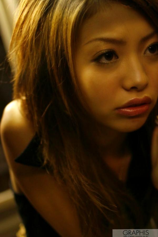    Graphis美女爱原梨乃系列：灵动自然写真集，捕捉清纯少女的细腻神态与户外艺术美感第35张图片
