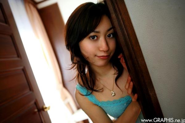   吉沢もも(Momo Yoshizawa)清纯私房写真集：居家自然风，感受治愈系清新少女的灵动之美[33P]第21张图片