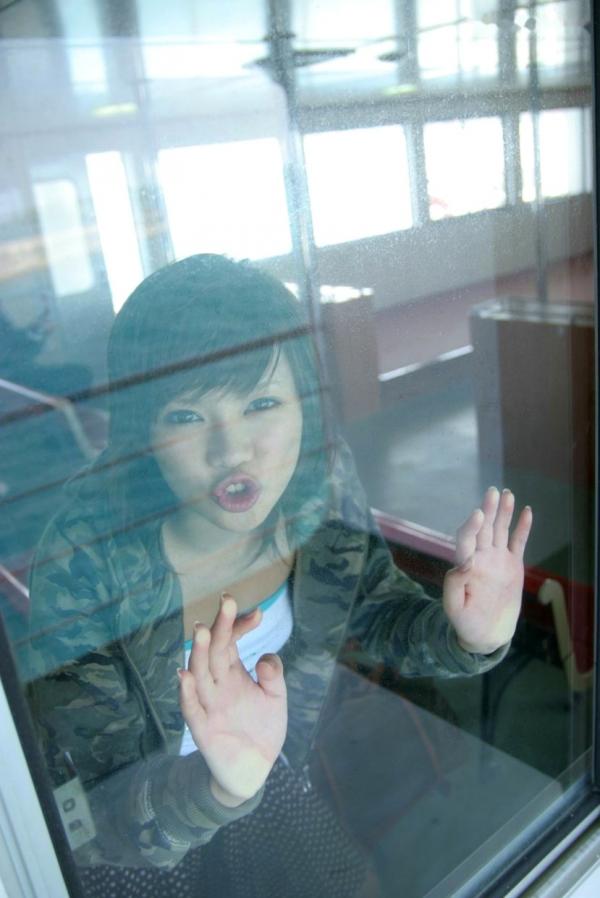    Graphis写真集：喜田嶋理绪(喜田嶋りお)《Beyond the Sky》户外咖啡馆海滩度假随拍第3张图片