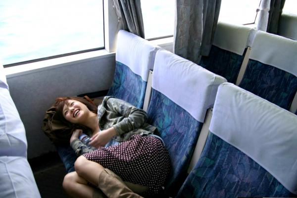   Graphis写真集：喜田嶋理绪(喜田嶋りお)《Beyond the Sky》户外咖啡馆海滩度假随拍第6张图片