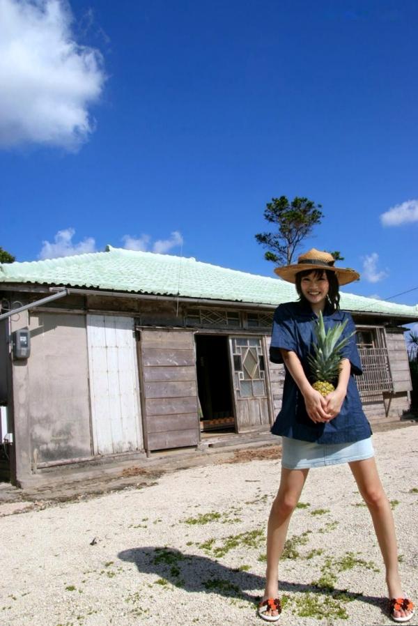    Graphis写真集：喜田嶋理绪(喜田嶋りお)《Beyond the Sky》户外咖啡馆海滩度假随拍第14张图片