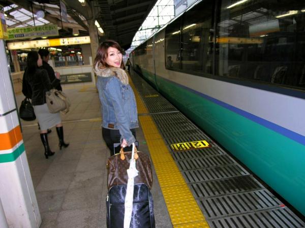    樱朱音 Akane Sakura 日系治愈系写真集《Access Away》— 旅行街拍与日常生活中的清新诱惑第1张图片