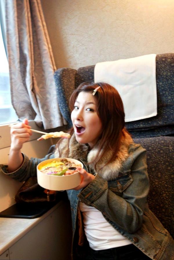    樱朱音 Akane Sakura 日系治愈系写真集《Access Away》— 旅行街拍与日常生活中的清新诱惑第13张图片